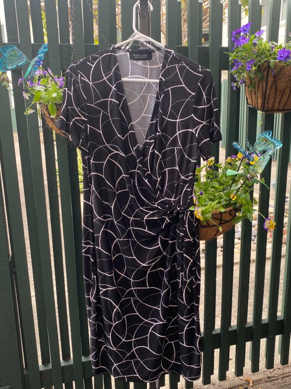 Beautiful abstract print little black dress Evan Picone Black Label. Sz 14.